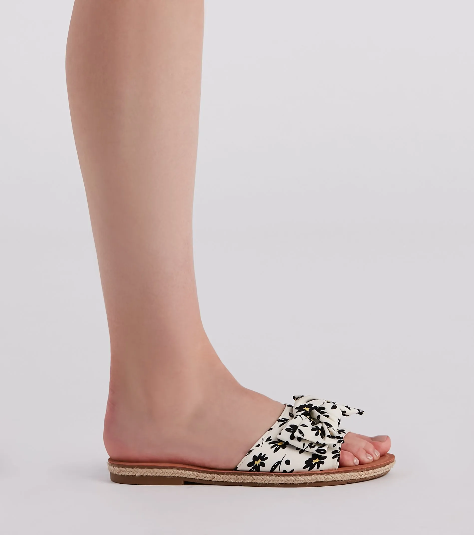 Darling Daisy Floral Print Sandals