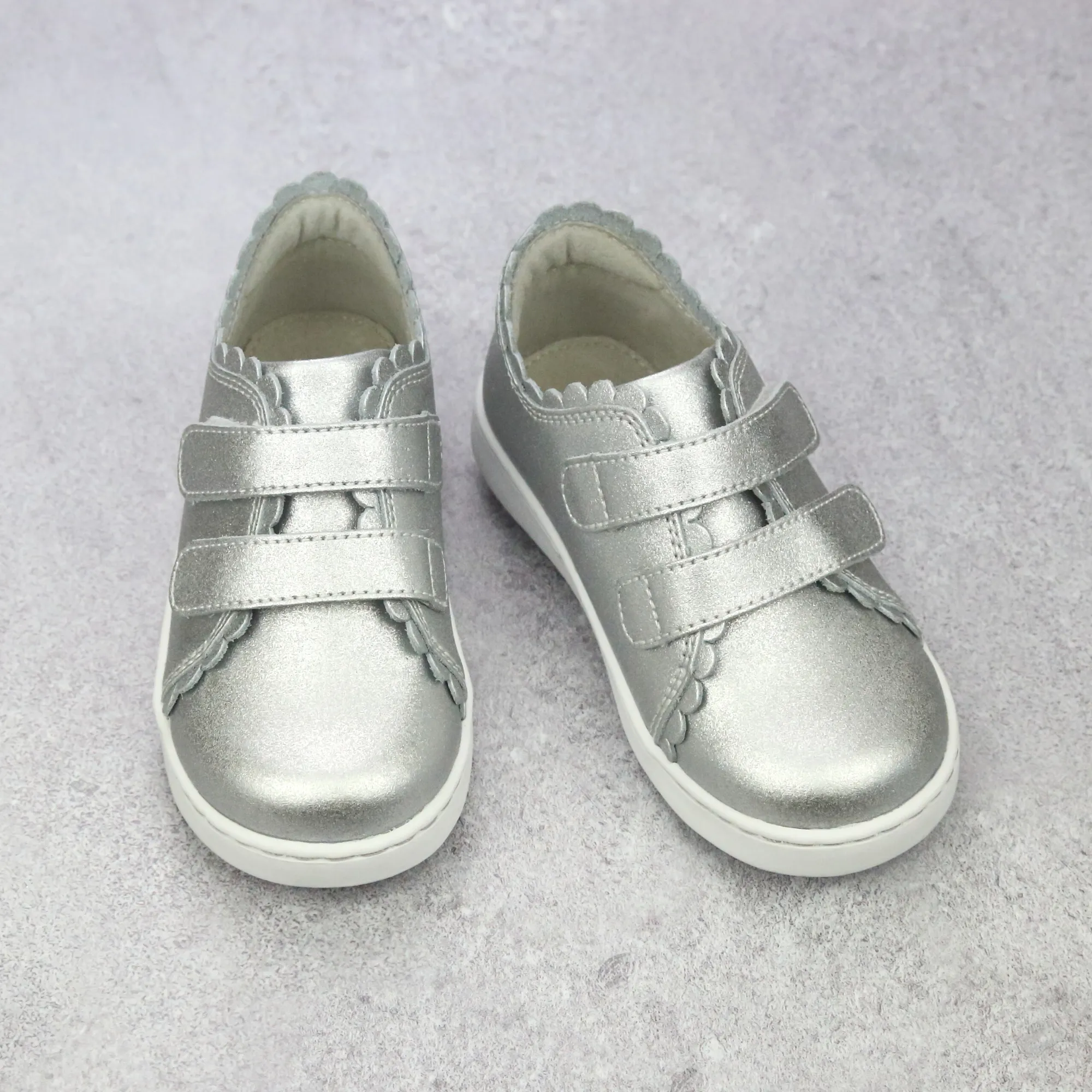 Girls Caroline Double Velcro Scalloped Leather Sneaker