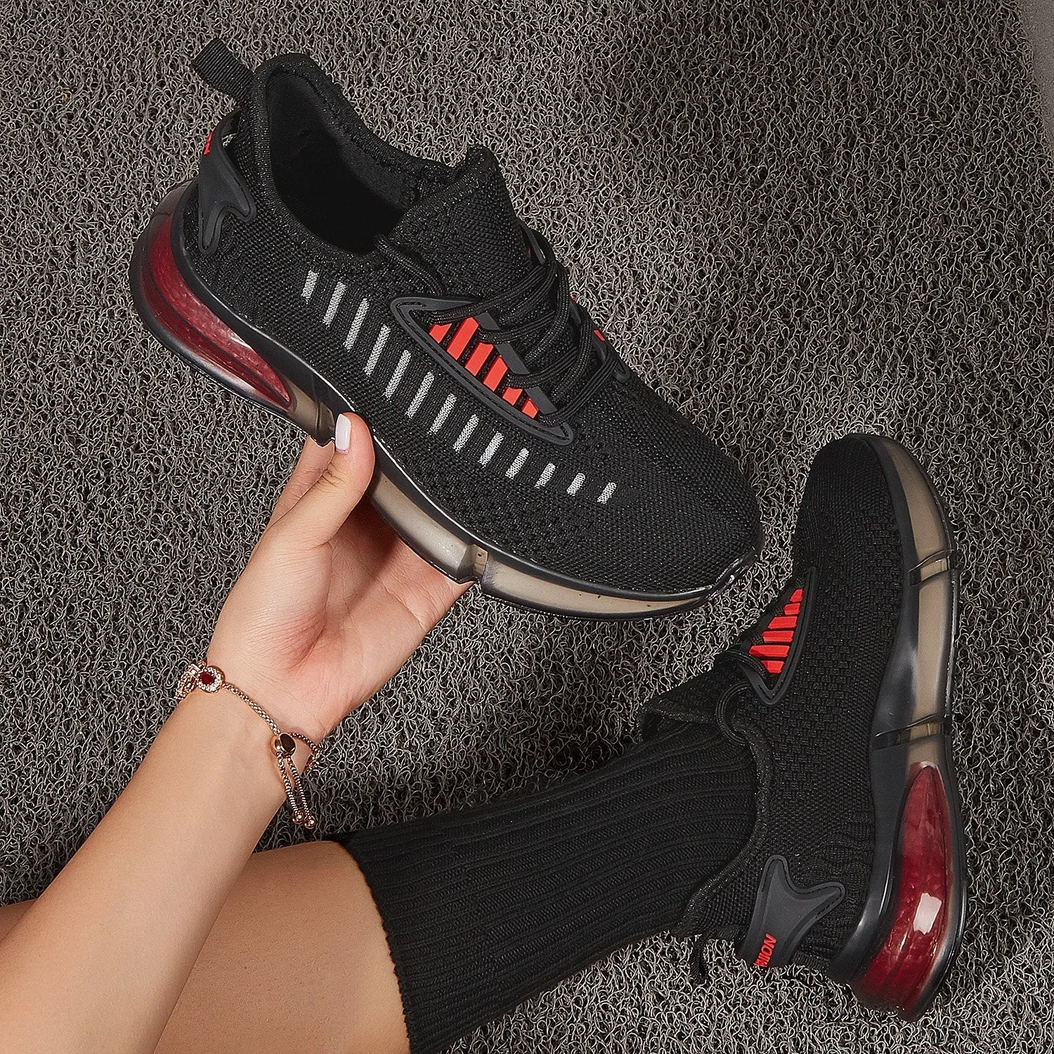 Minimalist Lace-up Front Knit Running Shoes