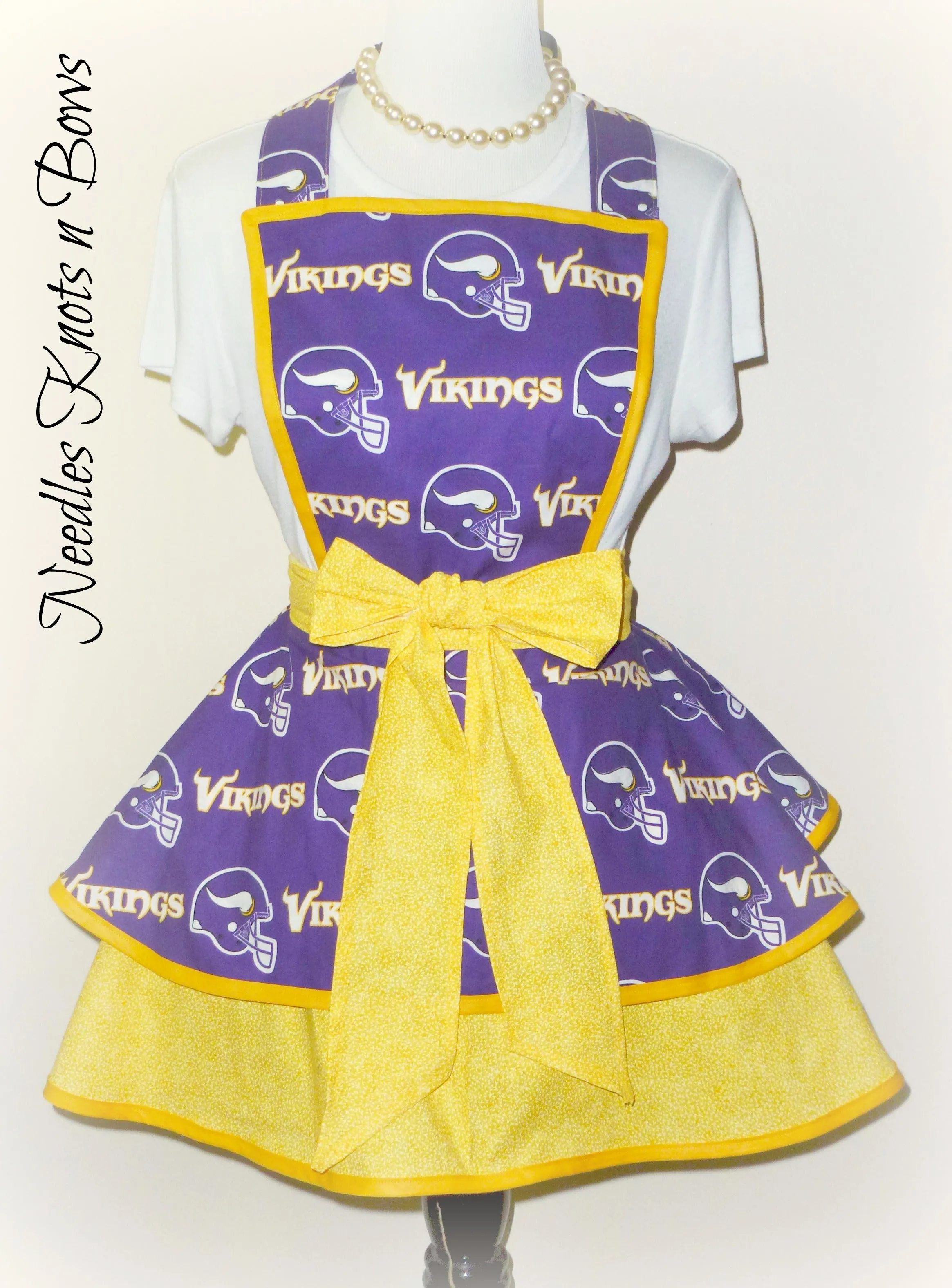 Minnesota Vikings Apron, Game Day, Football Apron with Pockets, Aprons