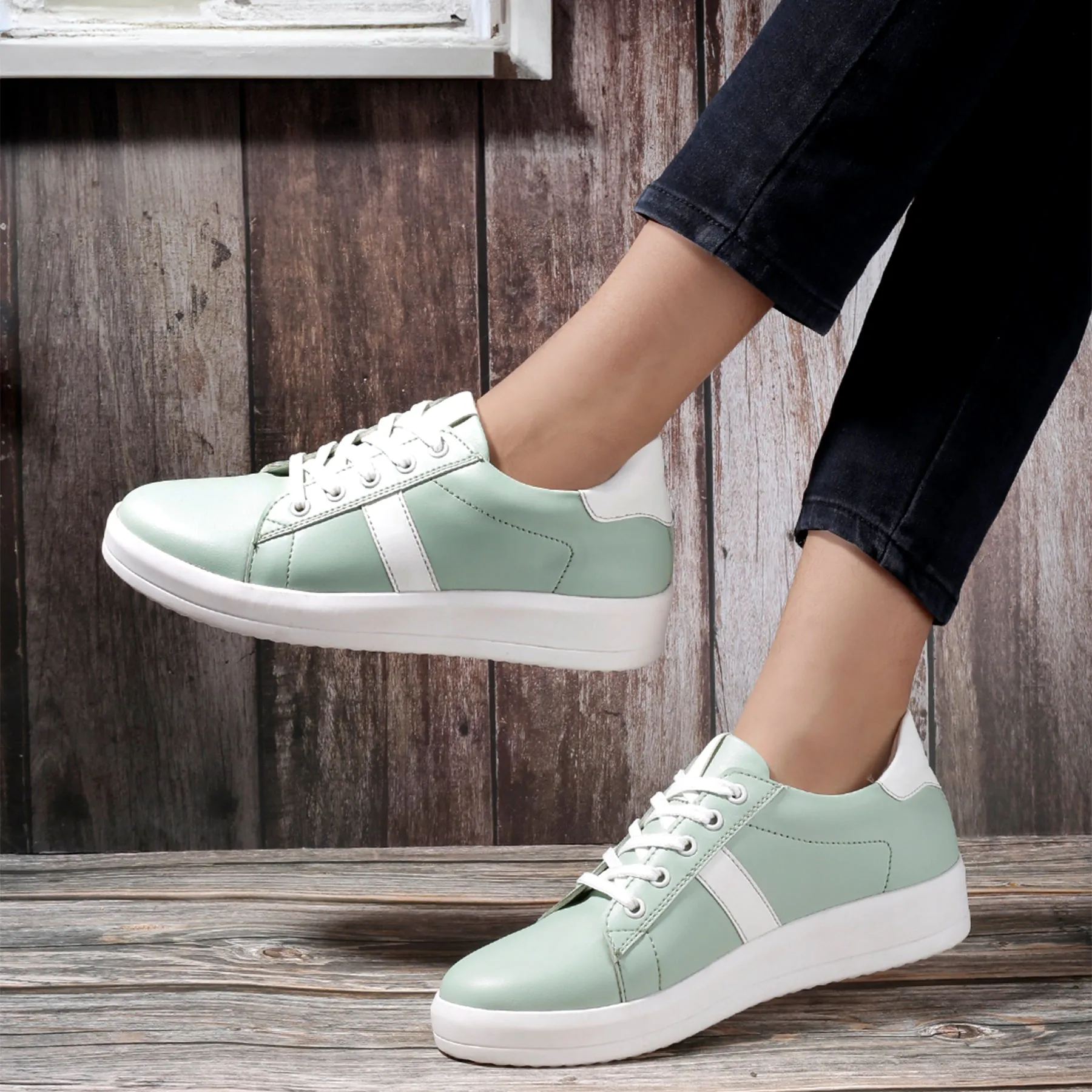 New Stylish Women's Casual Sneaker Lace up Shoes