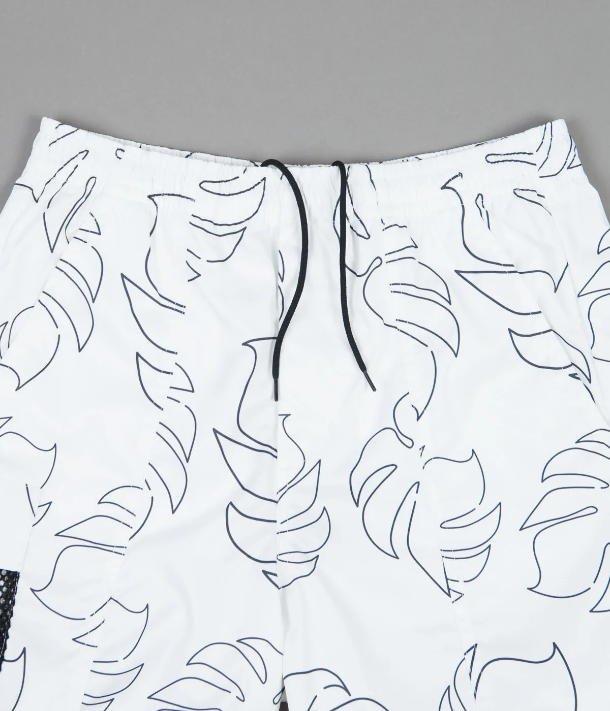 Nike SB Paradise Shorts - White / Black / Black