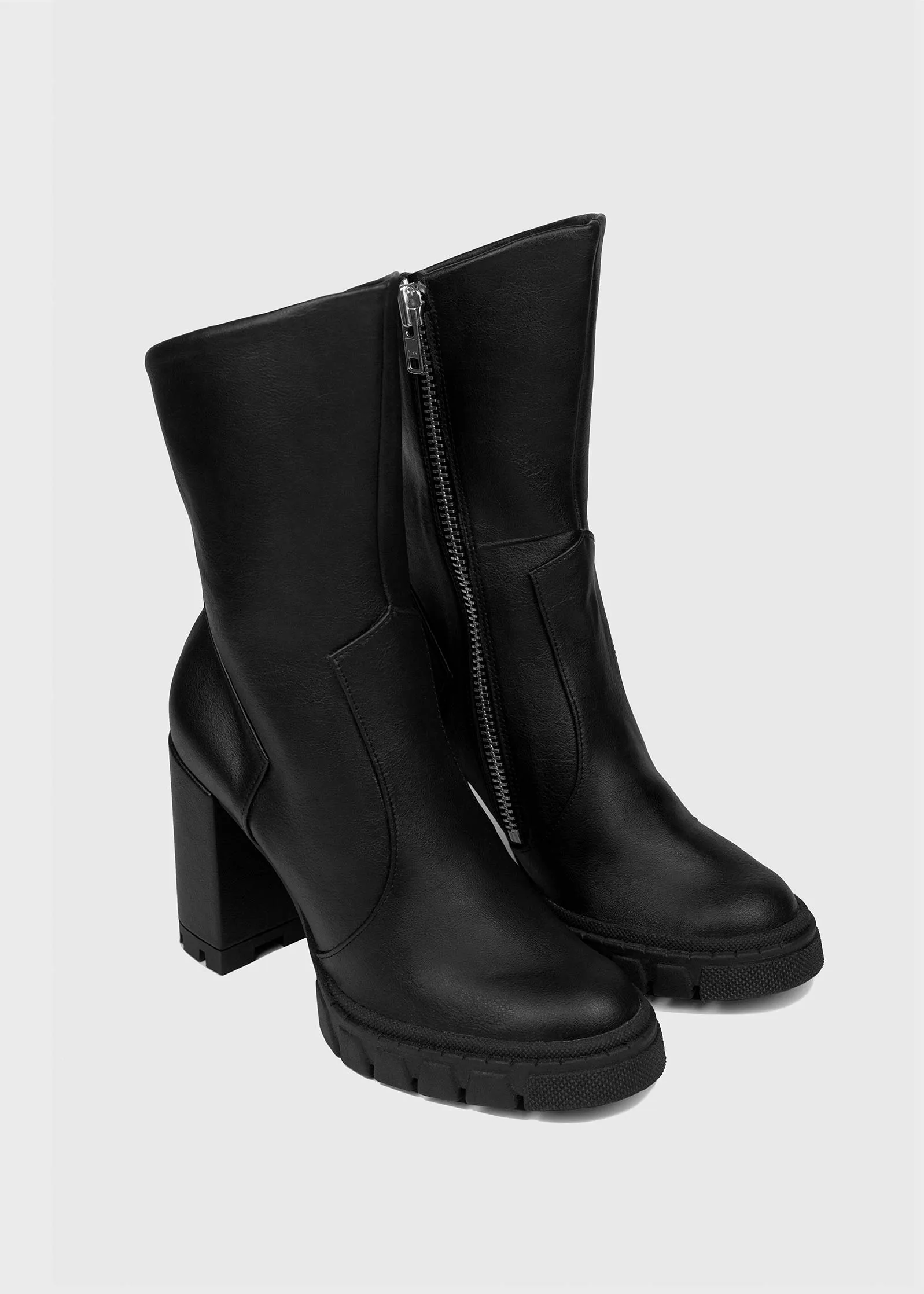 Ritual Grape Leather Ankle Boots | Black