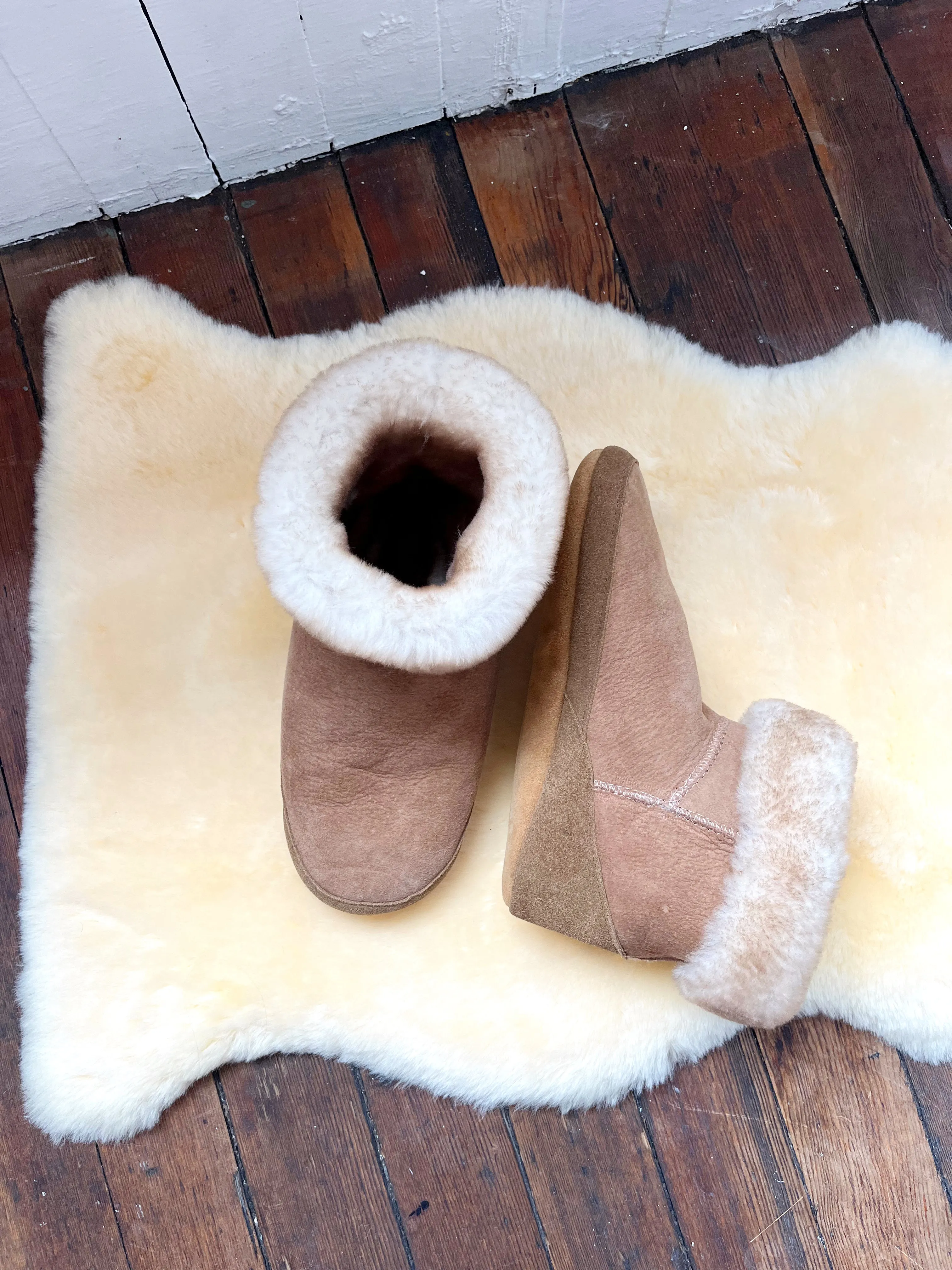 Sheepskin Cabin Boot