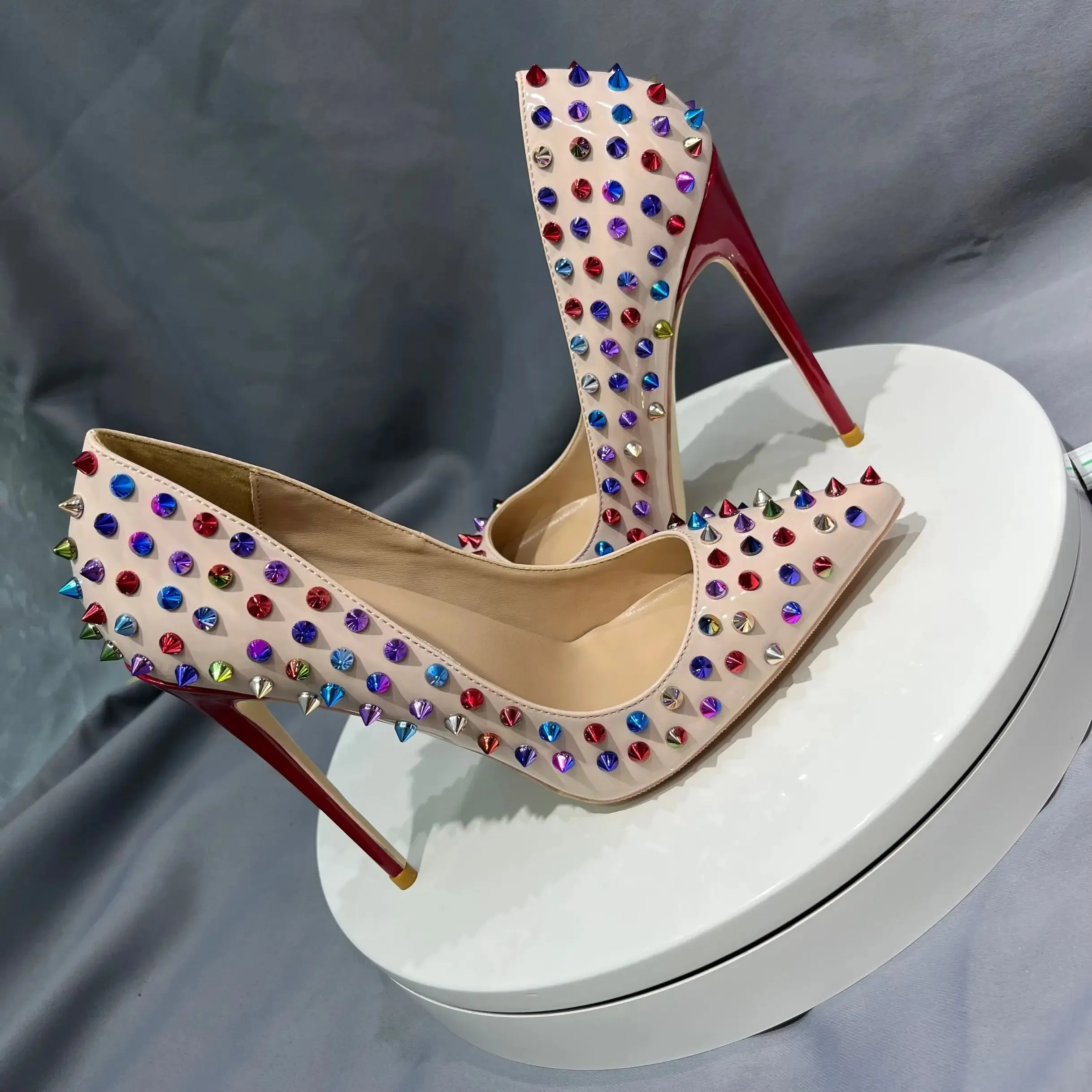 TEEK - Rainbow Spike Rivets Pumps