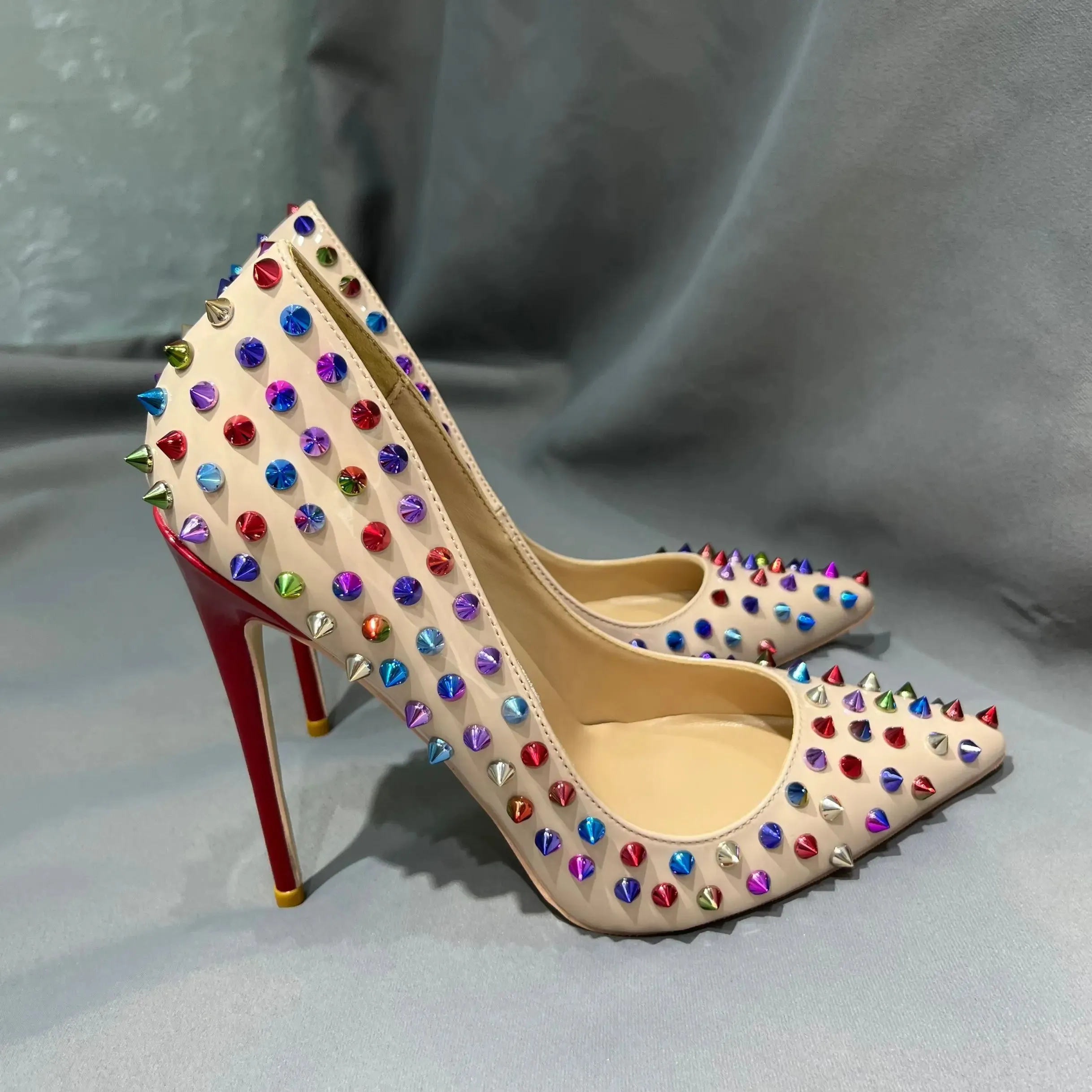 TEEK - Rainbow Spike Rivets Pumps